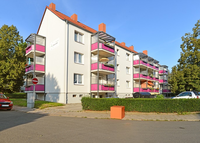 2-Raum-Wohnung mit großem Balkon: Außenansicht