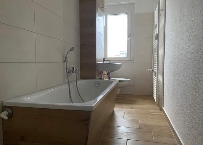 Bad mit Wanne